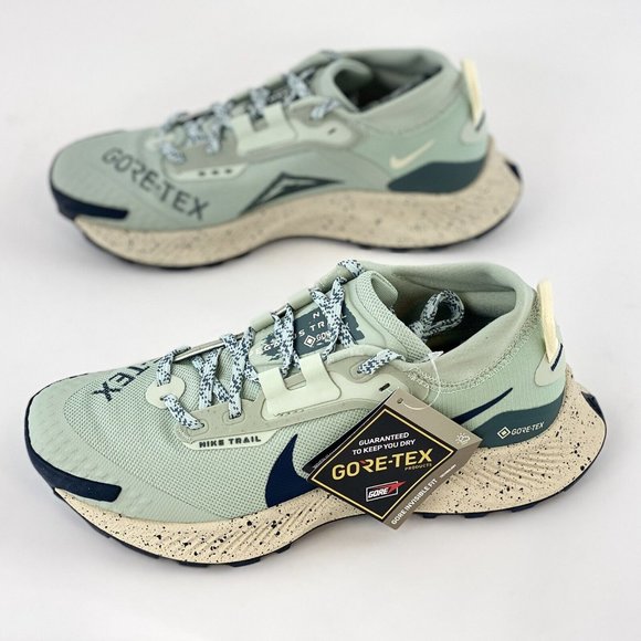 nike seafoam green running shoes